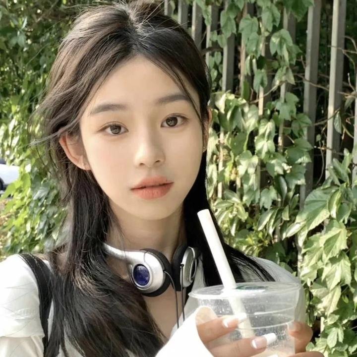 探索黑暗海报