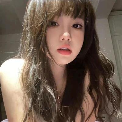 求爱女王海报